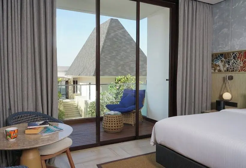 バルコニー付きデラックスルーム, Pullman Lombok Merujani Mandalika Beach Resort