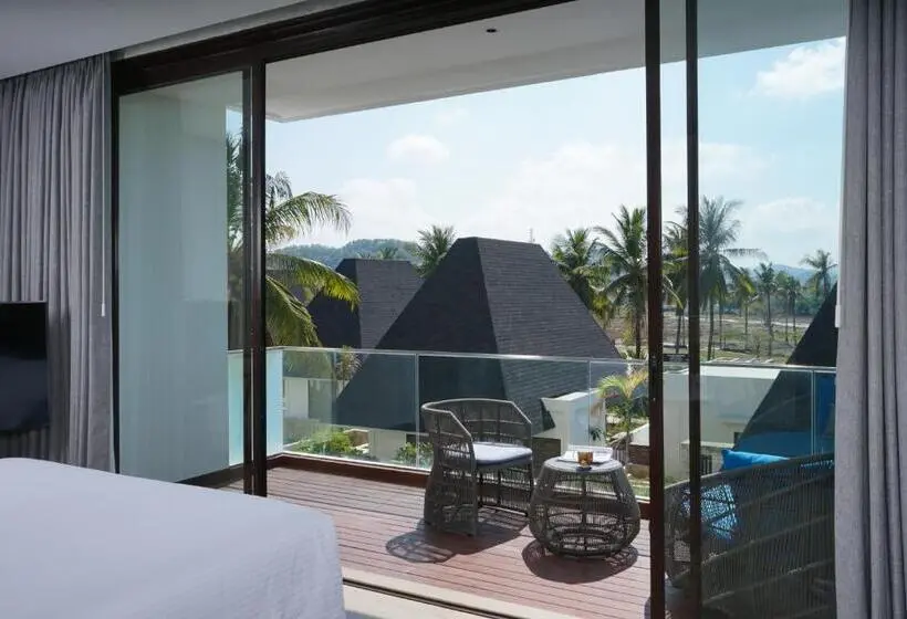 キングサイズベッドのエクゼクティブルーム, Pullman Lombok Merujani Mandalika Beach Resort
