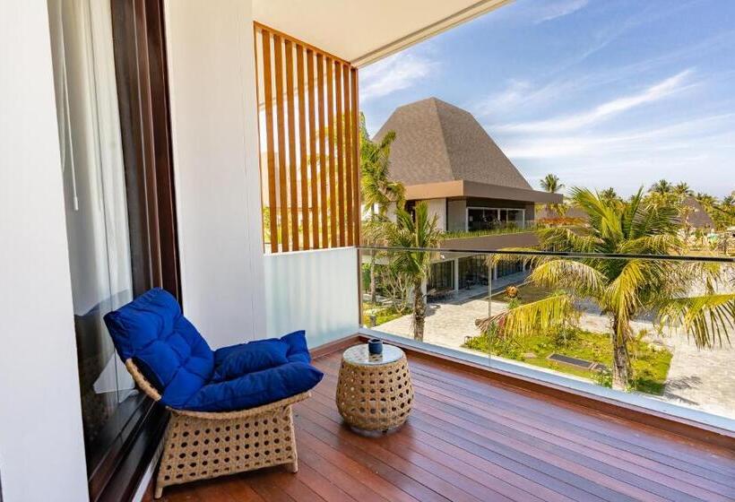 带阳台的豪华间, Pullman Lombok Merujani Mandalika Beach Resort