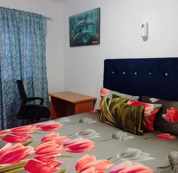 اتاق استاندارد با سرویس بهداشتی مشترک, M5 Park Bed And Breakfast