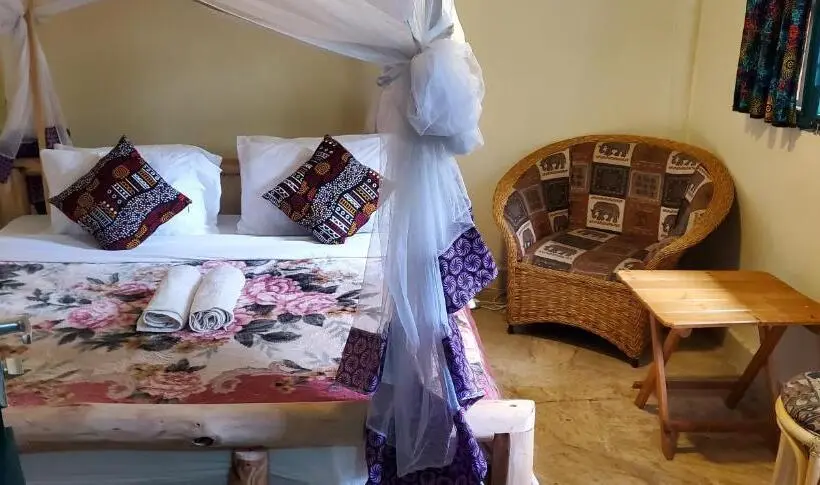 بانگلوی لوکس, Kizumba House