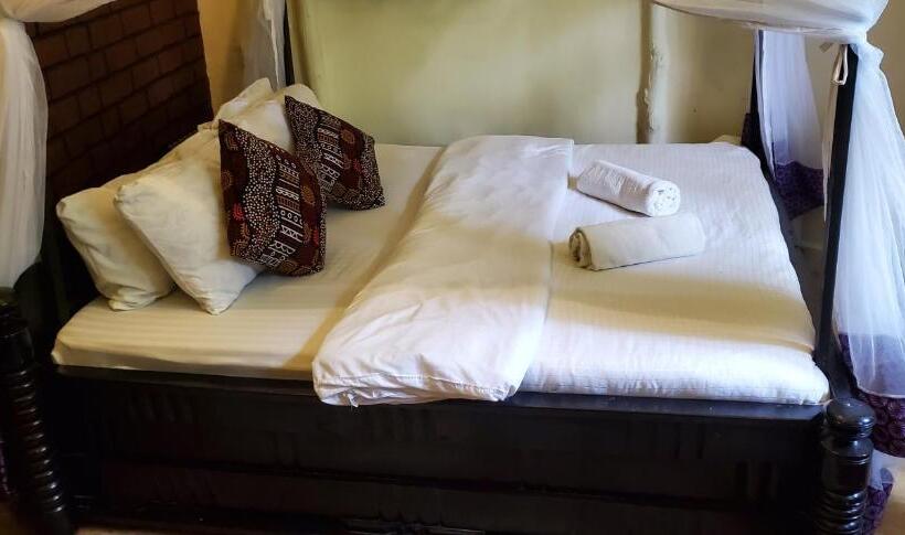 بانگلوی لوکس, Kizumba House