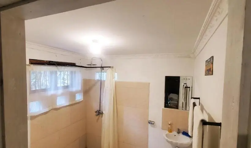 اتاق لوکس, Kizumba House