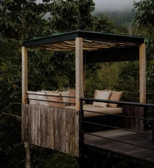 スタンダードスタジオ, Munduk Cabins