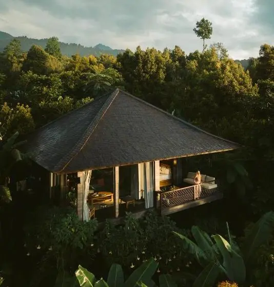 プレミアムスイート, Munduk Cabins