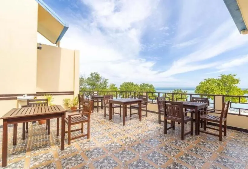 اتاق لوکس با بالکن و چشم‌انداز دریا, Beach Stone
