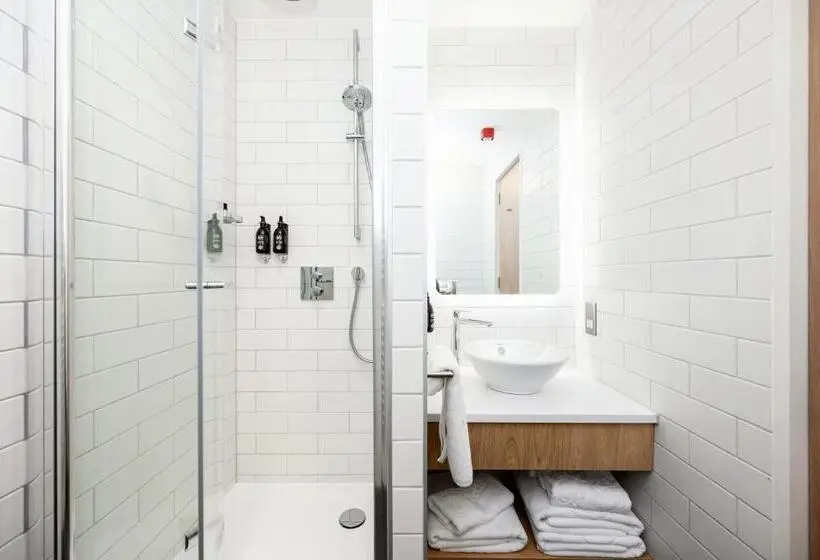 1 Bedroom Apartment City View, Wilde Aparthotels Manchester City Centre