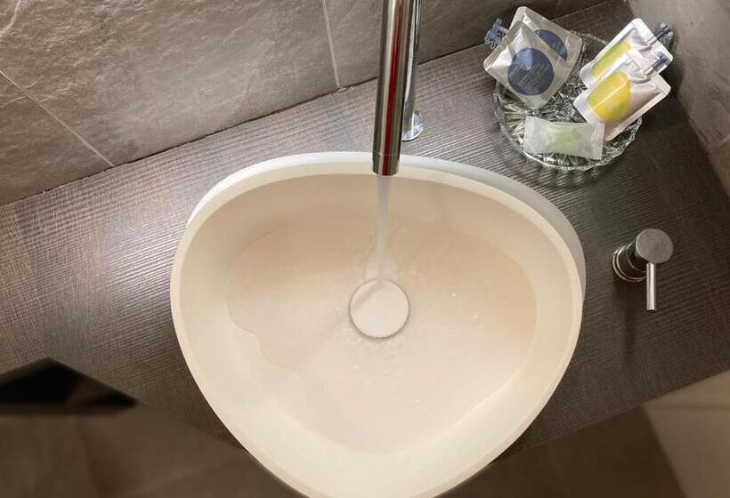 Номер Deluxe, La Corte Del Governo 565