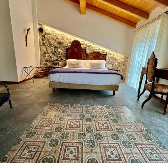 Стандартный Номер Кровать Кинг, La Corte Del Governo 565