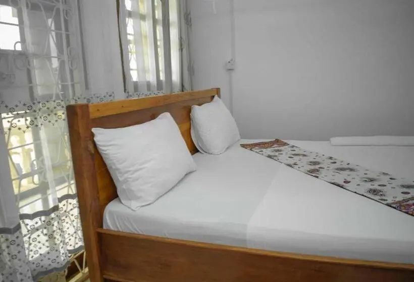 バルコニー付きシングルスタンダードルーム, Sulkhan Serviced Apartment
