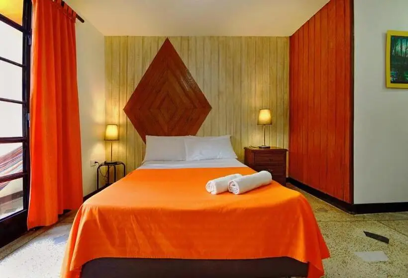 اتاق لوکس با بالکن, Ding Dong Hostel