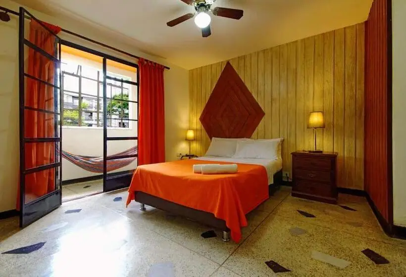 اتاق لوکس با بالکن, Ding Dong Hostel