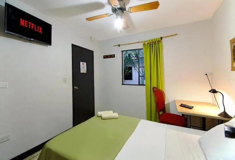 اتاق استاندارد, Ding Dong Hostel