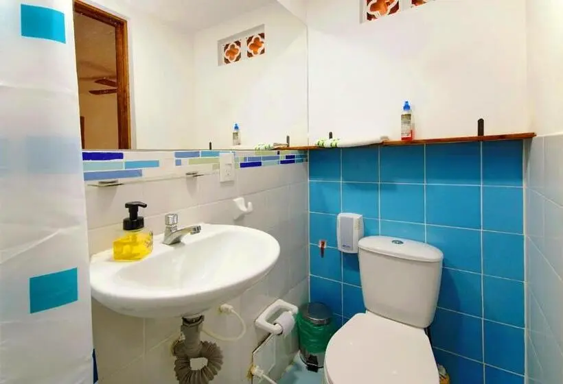 سوئیت با بالکن, Ding Dong Hostel