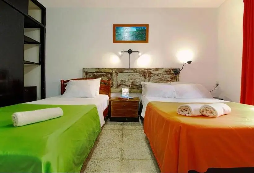 اتاق استاندارد سه تخته با بالکن, Ding Dong Hostel