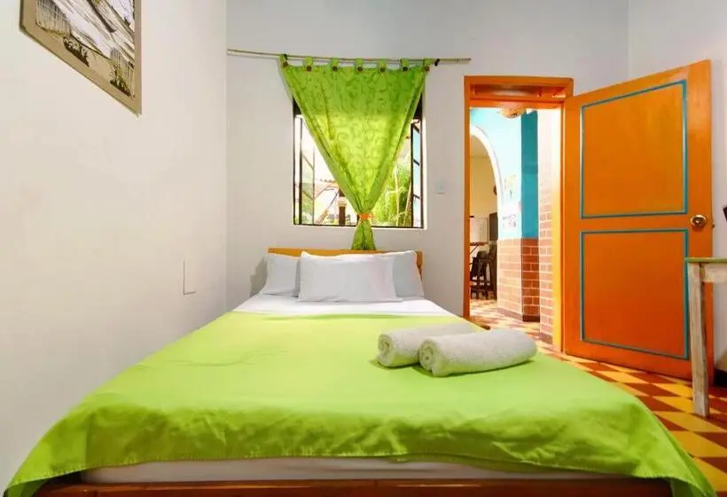 اتاق استاندارد چهار تخته, Ding Dong Hostel