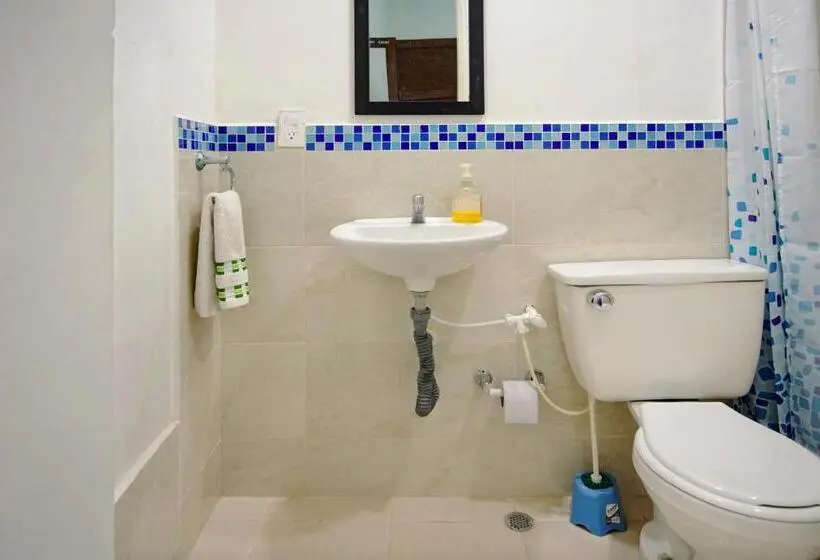 اتاق استاندارد چهار تخته, Ding Dong Hostel
