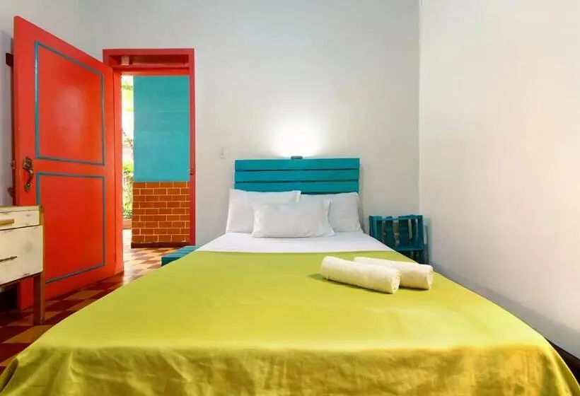 اتاق استاندارد چهار تخته, Ding Dong Hostel