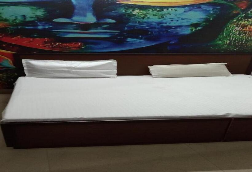 اتاق کلاسیک سه تخته, Pop 83911  Staywell