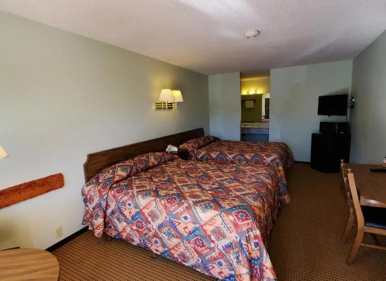 Standard Neljän Hengen Huone, Robin Hood Motel
