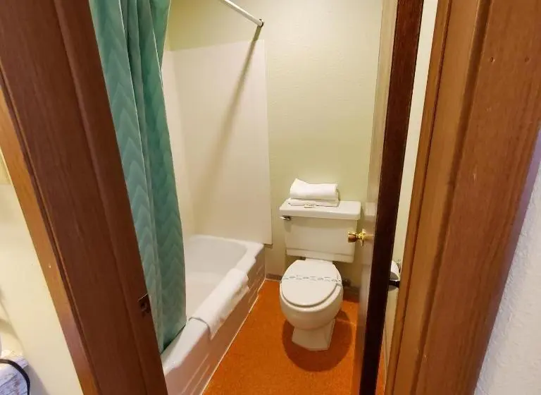 Standard Neljän Hengen Huone, Robin Hood Motel