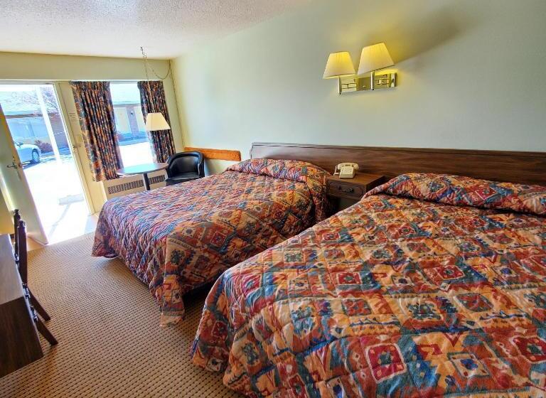 غرفة قياسية رباعية, Robin Hood Motel