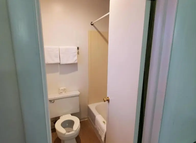 Standard Kolmen Hengen Huone, Robin Hood Motel
