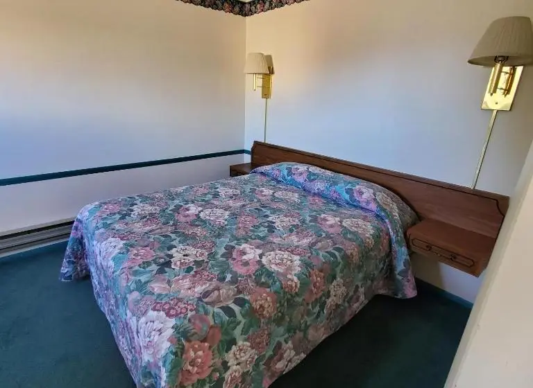 Perhehuone, Robin Hood Motel