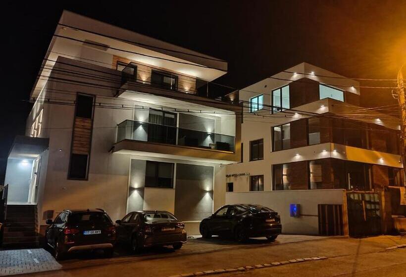 استودیوی لوکس, Sarmihouse