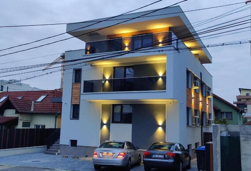 استودیوی لوکس, Sarmihouse