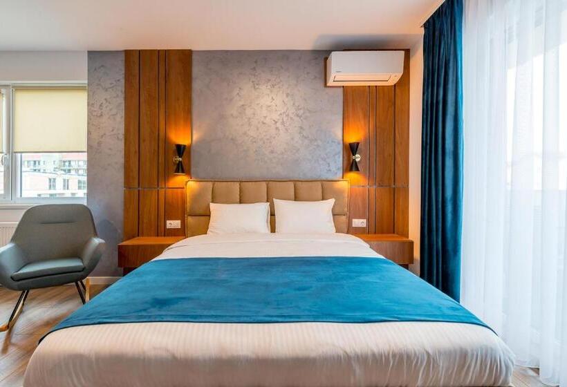 استودیوی لوکس, Sarmihouse