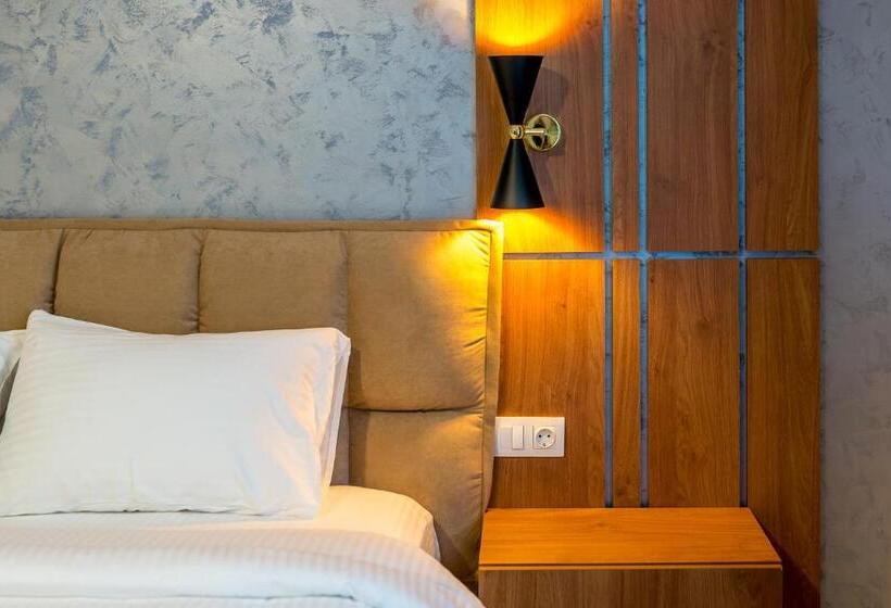 استودیو استاندارد با بالکن, Sarmihouse