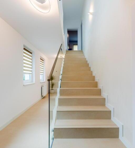 استودیو استاندارد با بالکن, Sarmihouse