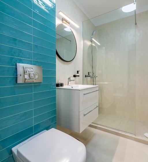 سوییت لوکس, Sarmihouse