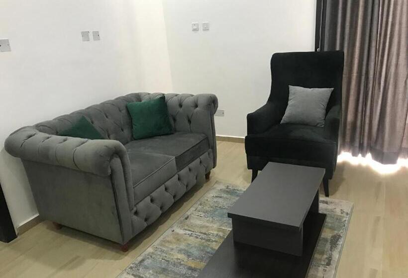 1 Bedroom Apartment, Capitol