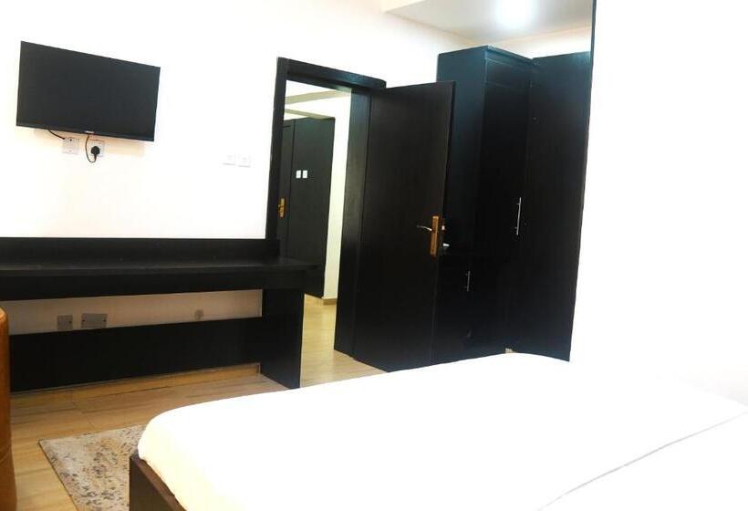 1 Bedroom Apartment, Capitol