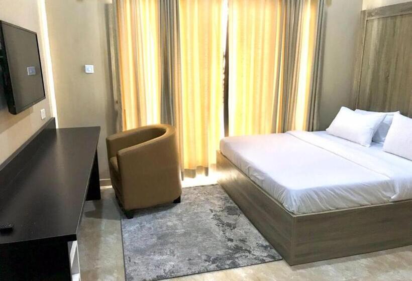 2 Bedroom Apartment, Capitol