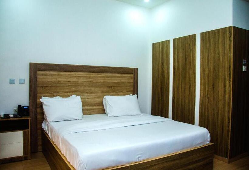 2 Bedroom Apartment, Capitol