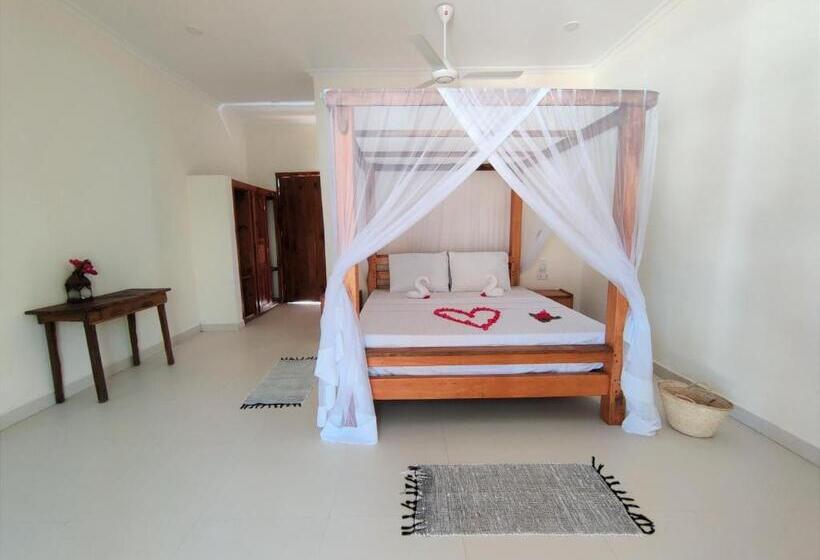 غرفة قياسية مزوَّدة بشُرفة, Frangi Pwani