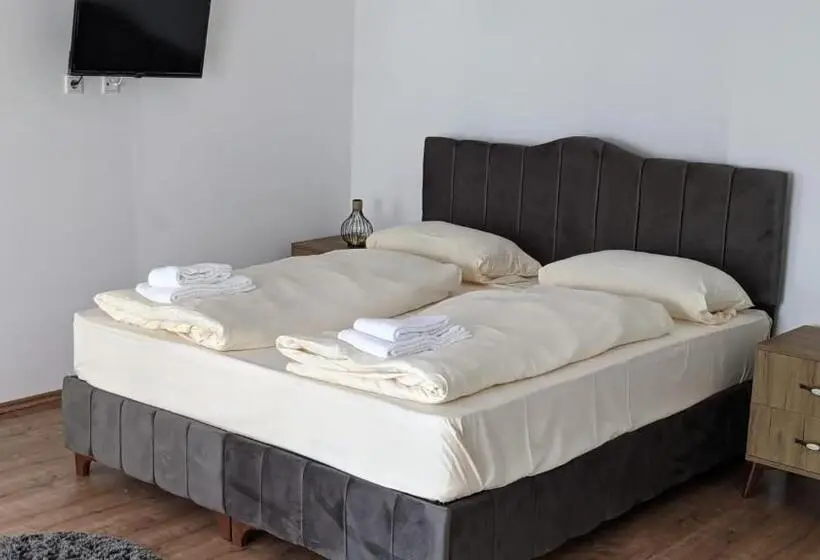 سوییت خانوادگی, Hr Rooms