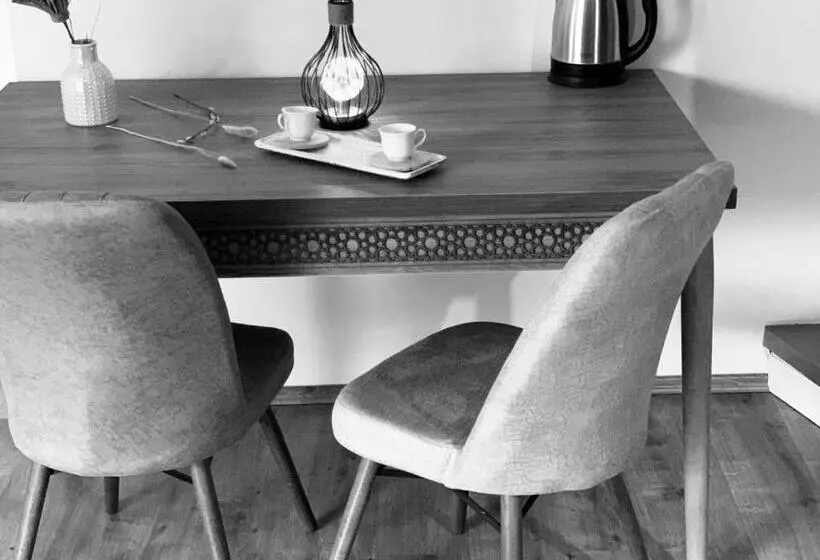 اتاق اکونومی یک تخته, Hr Rooms