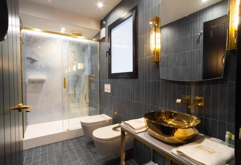 سوییت اجرایی, Ibizas