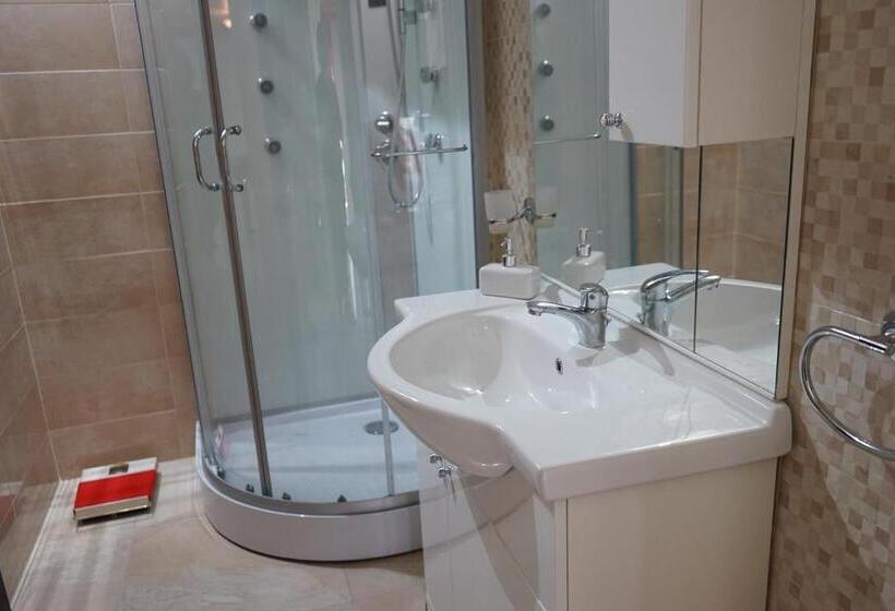 Номер Стандарт Трехместный, B&b Scipponate