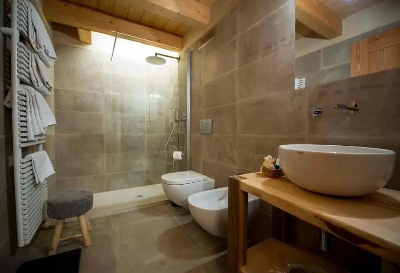 Standard Neljän Hengen Huone, Bed & Breakfast Alchemilla