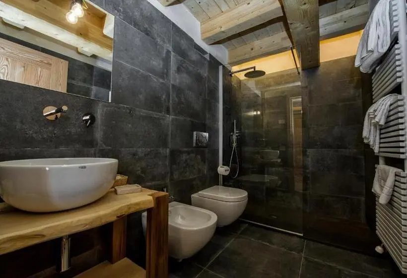 Standard Kolmen Hengen Huone, Bed & Breakfast Alchemilla
