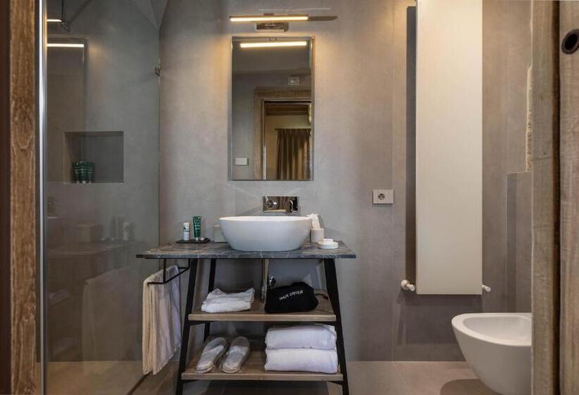 Полулюкс, I Borghi Dell Eremo