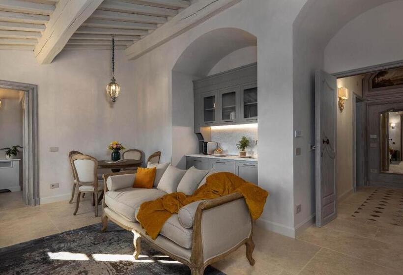 Полулюкс, I Borghi Dell Eremo