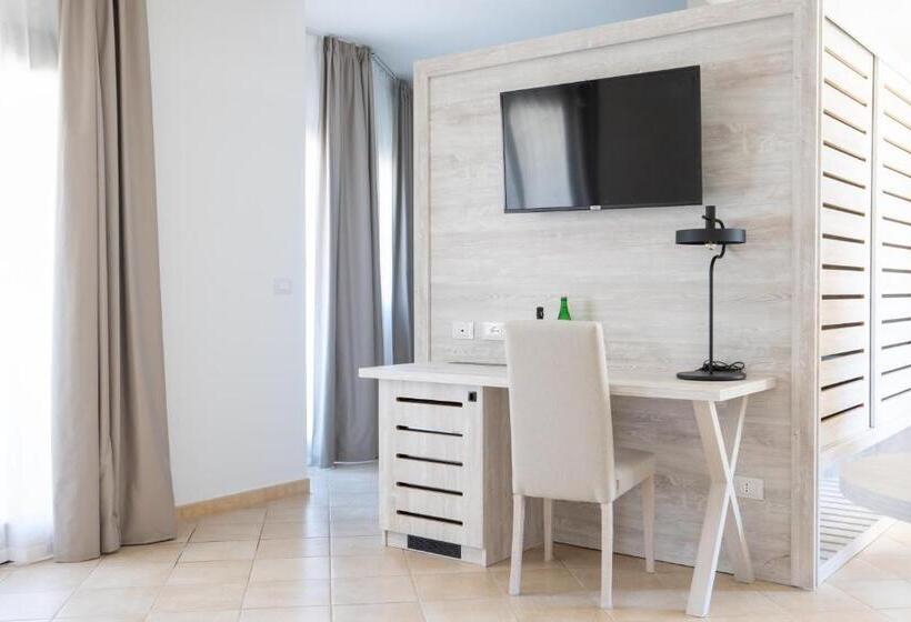 جناح عائلي, Amareclub Red Sun Village