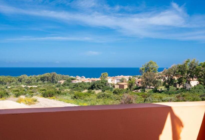 غرفة قياسية مطلّة علي البحر, Amareclub Red Sun Village