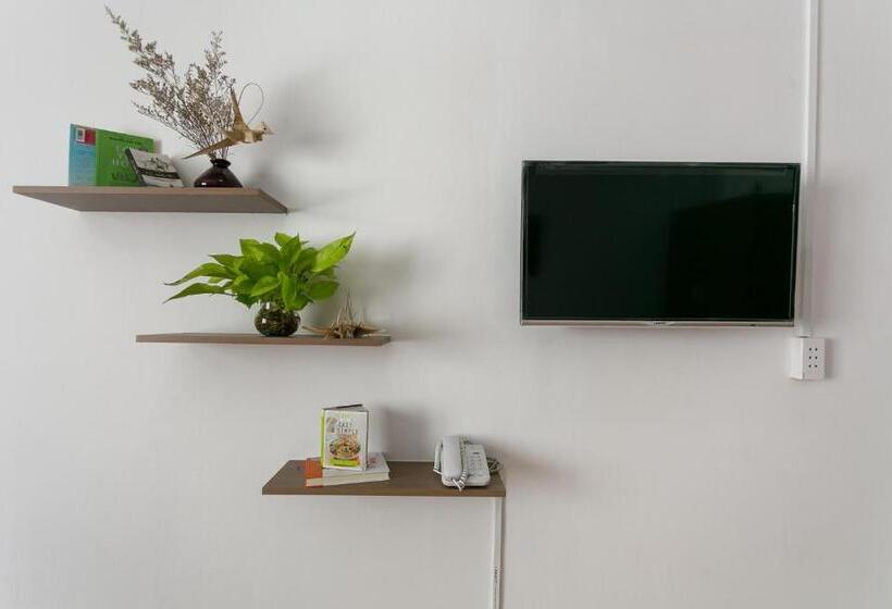 اتاق خانوادگی, Saigoncucu Near Bui Vien Town